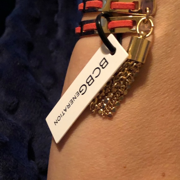 🌹BCBG cuff red and ivory linked gold fringe end - Picture 13 of 16